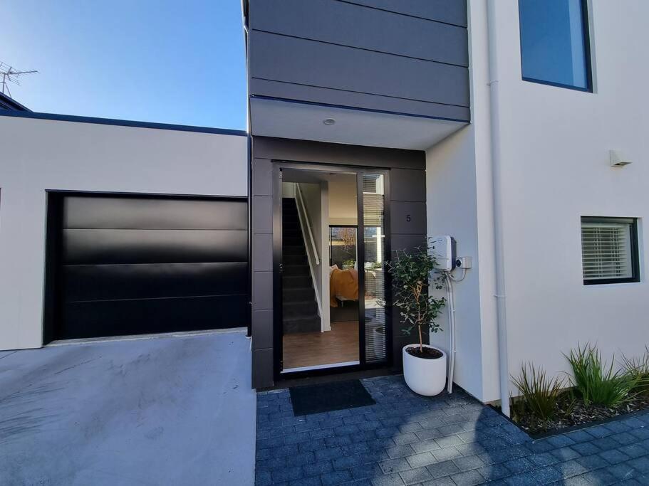 Central Home With Internal Garage - Close To Cbd! Christchurch Kültér fotó